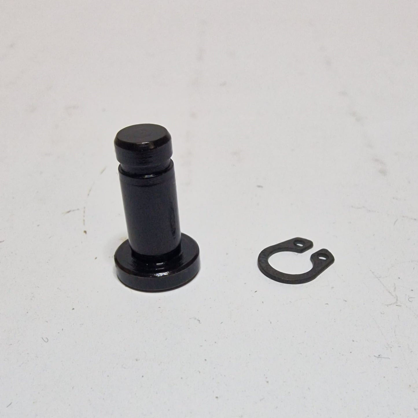 Rivetto con seeger per forbici a batteria LAECABV